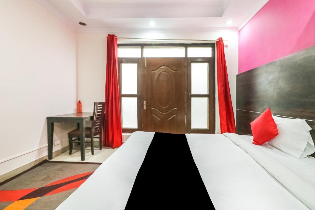 Capital O Hotel Bms Near Appu Ghar Gurgaon Exterior photo